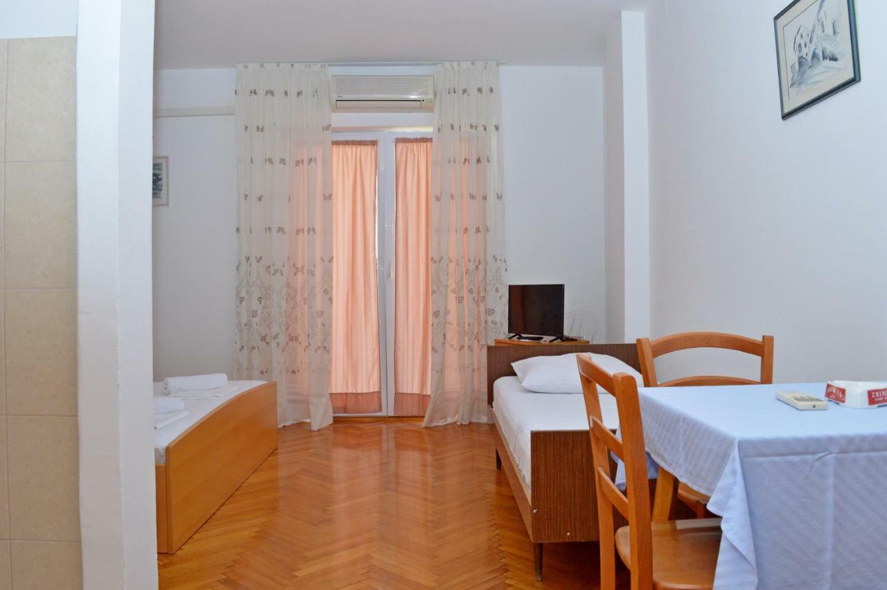 Apartmani Macak II Новалья Экстерьер фото