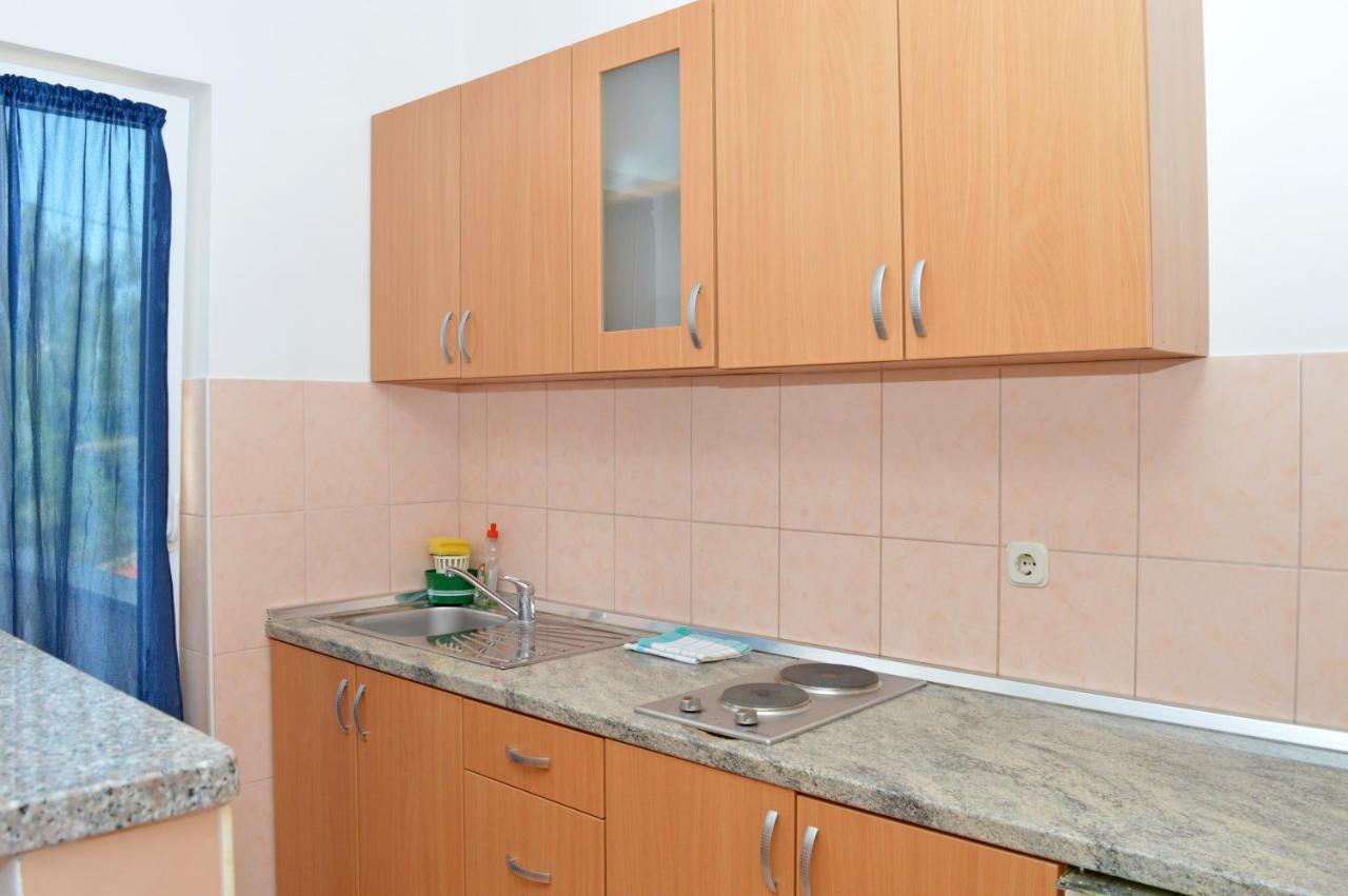 Apartmani Macak II Новалья Экстерьер фото